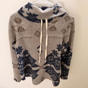 Elegant Turtleneck Sweater in Blue and Brown